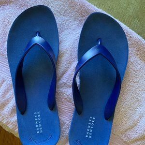 Barneys New York Flip Flops Sandals, Blue, Men's Size 41/42 (7-8.5)